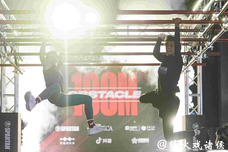 百米挑战12个高难障碍，72位精英运动员深圳上演巅峰对决